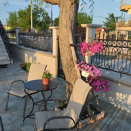 Lena's Family Апартаменты *